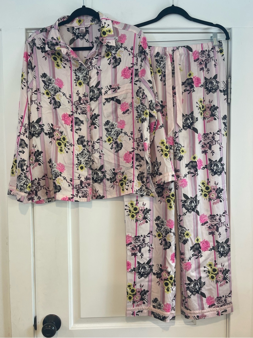Victoria’s Secret Floral Stripes Satin Pajama Set - M